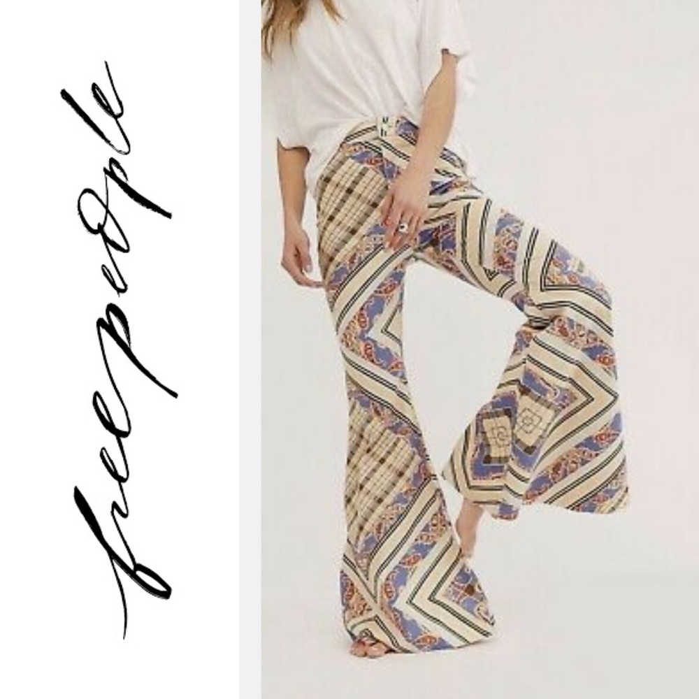 🌟NWT FREE PEOPLE FLOAT ON BY SUPERFLARE BOHO FARRAH MULTICOLOUR PAISLEY JEAN🌟 - Picture 1 of 16